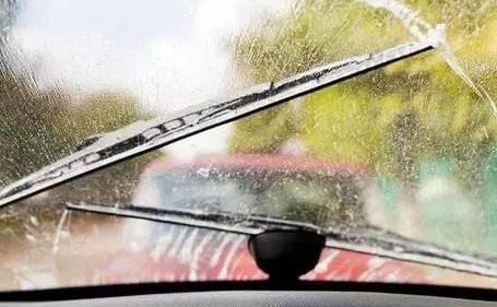 windscreen wiper blades