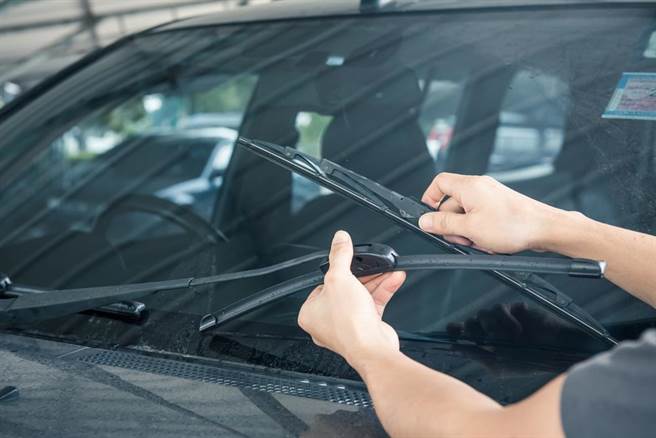 TOPS FIVE WINDSHIELD WIPER BLADES FREQUENTLY ASKED QUESTIONS