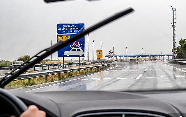 How Do You Know It’s Time to Replace Your Wiper Blades?