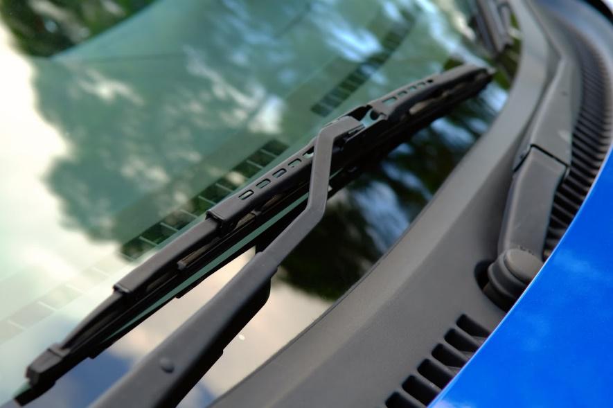 Why Is One Wiper Blade Longer Than the Other?