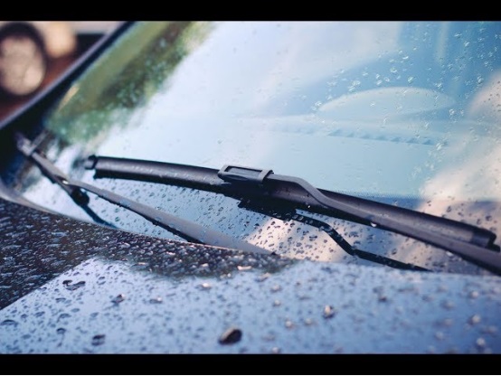What are the differences between driver and passenger-side car wiper blades